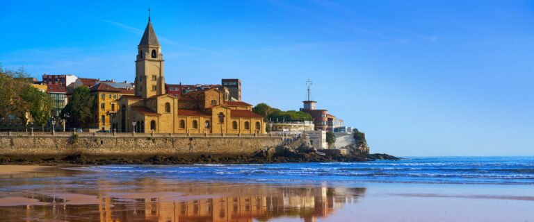 Gij&oacute;n