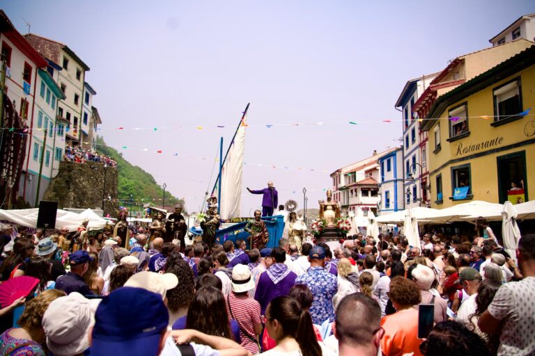 Las fiestas patronales de Cudillero: L’Amuravela