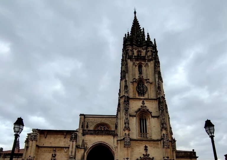 Visita Guiada Catedral de Oviedo &ndash; Sancta Ovetensis